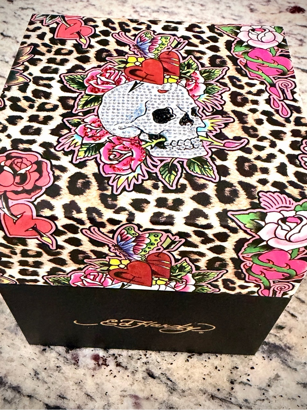 Ed Hardy Green Leather Strap Gold-Tone Skull Watch - Picture 4 of 4